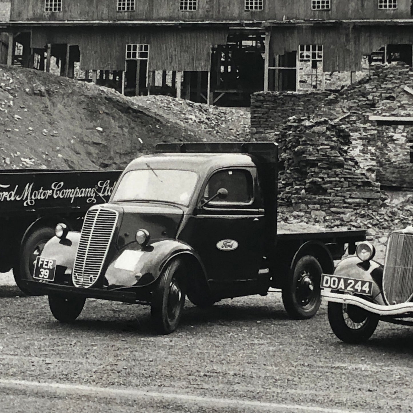 Vintage Ford of Britain Car and Truck Press Photo Photograph Print 