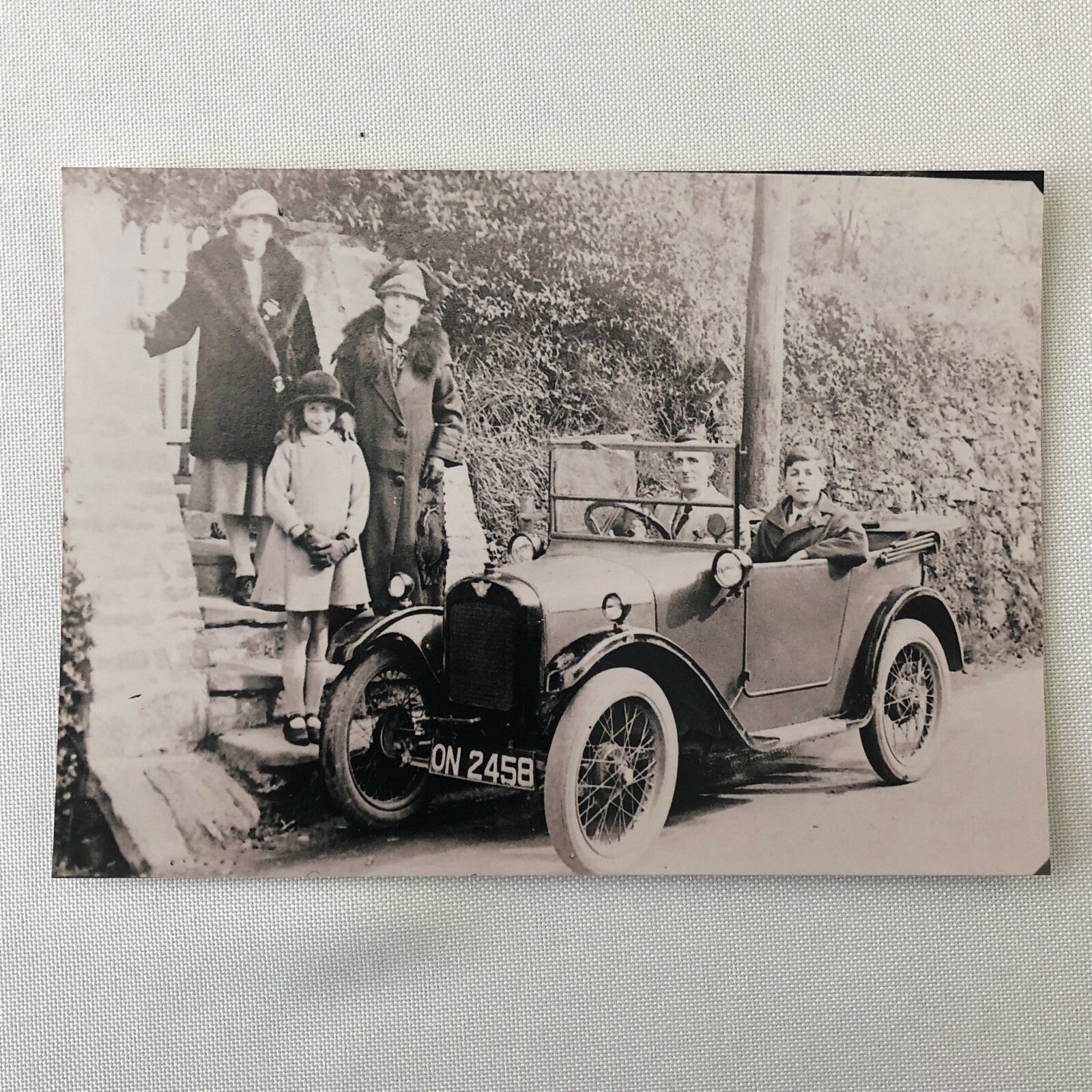 Lot of 7 Photo Photograph Prints - Vintage Car Autombile Esso Gas Station + 