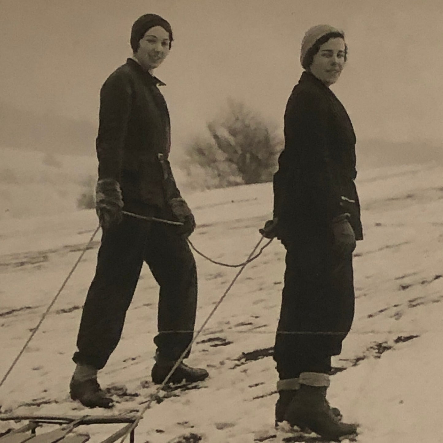 Press Photo Photograph Women with Sled Toboggan 1932 England UK Surrey