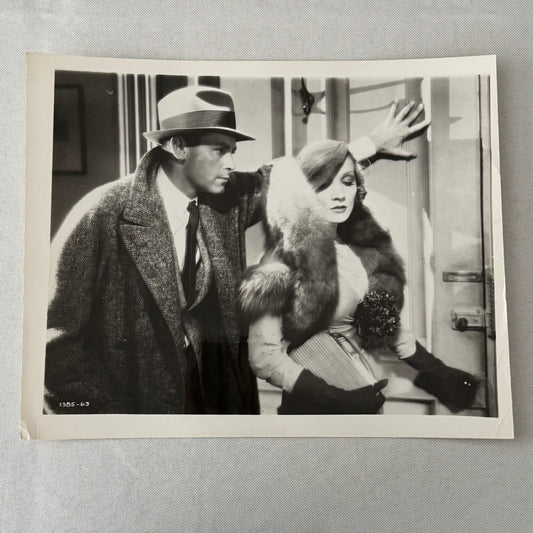 Vintage Movie Still Press Photo Photograph Marlene Dietrich Unidentified Actor