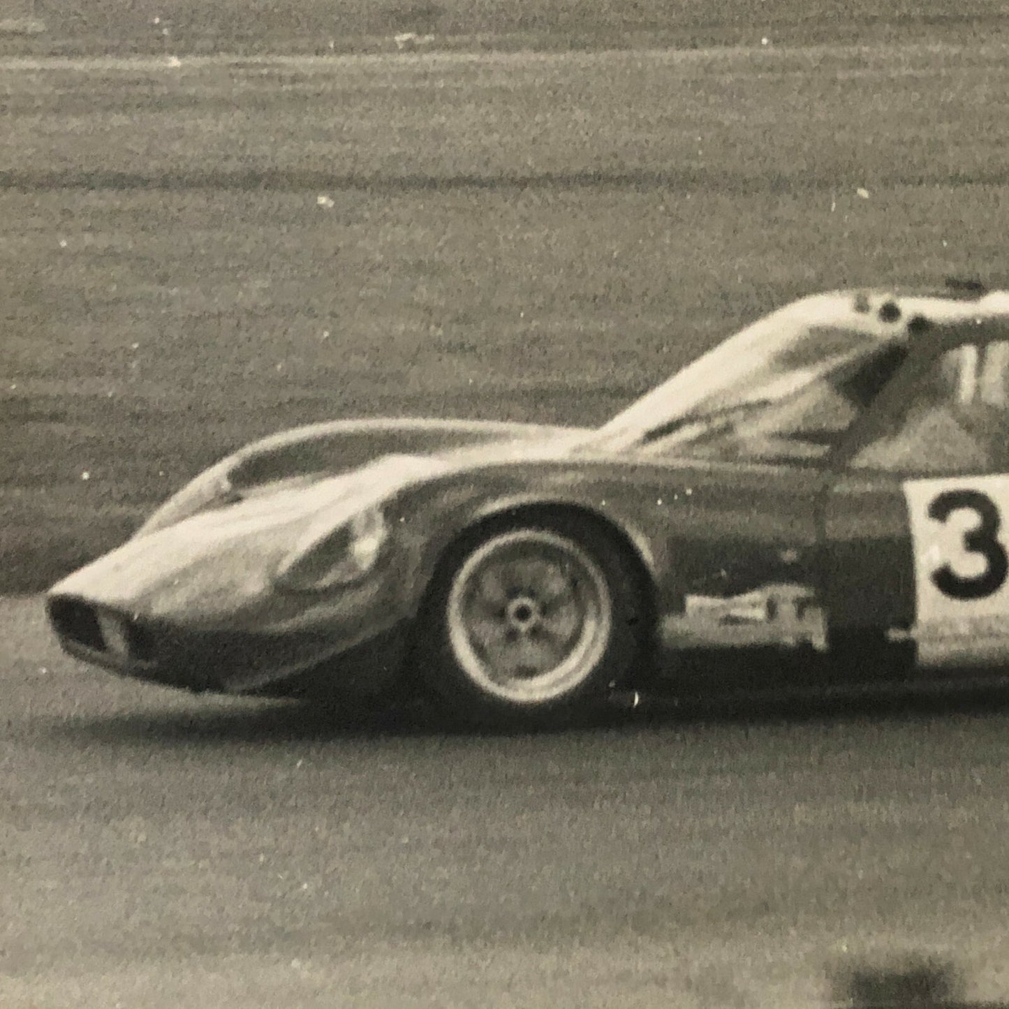 Vintage Racing Photo Photograph Print - Thruxton 1970 Chevron B8B Repco Car 