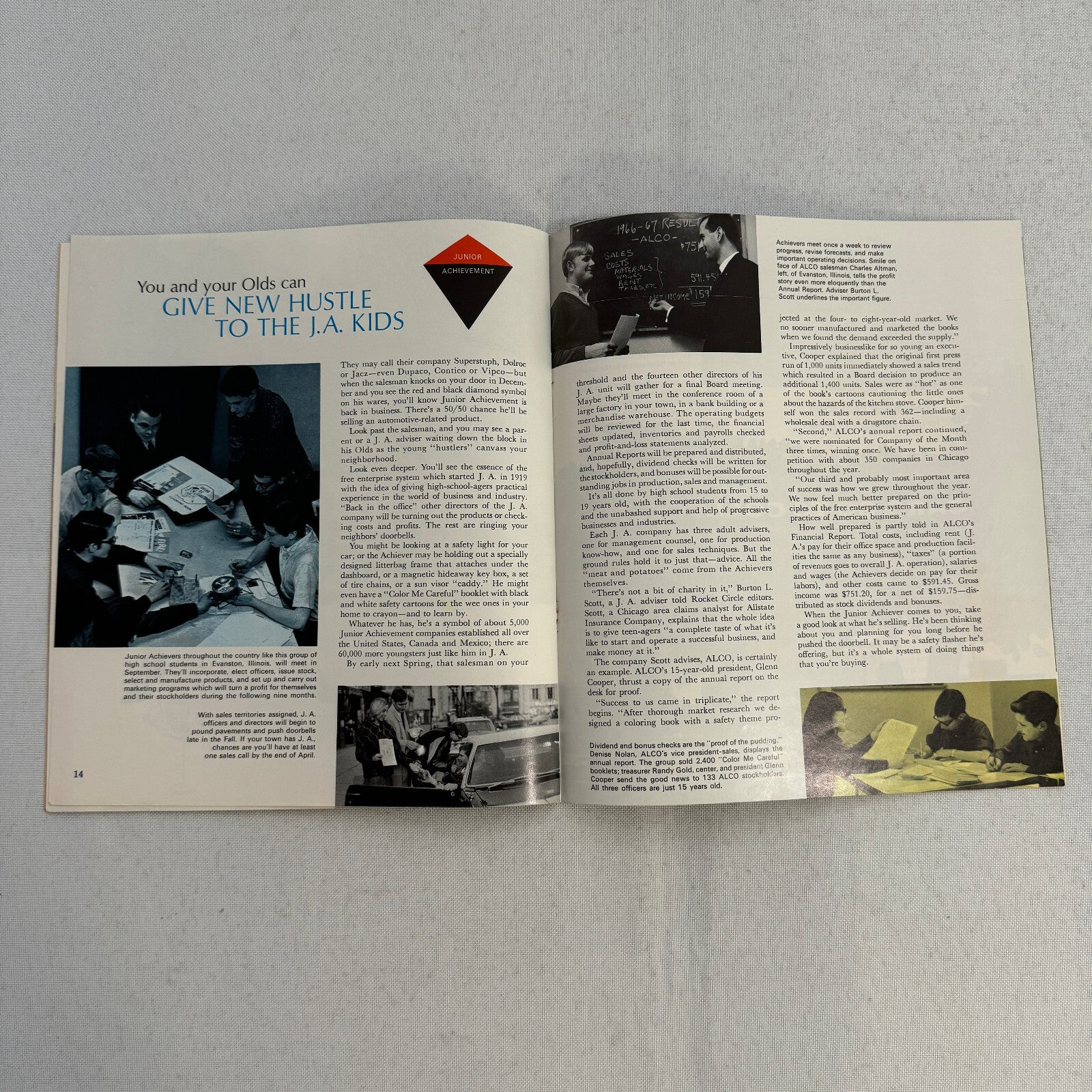 1967 Oldsmobile Rocket Circle Brochure Factory Magazine Delta 88 Youth Fashion +