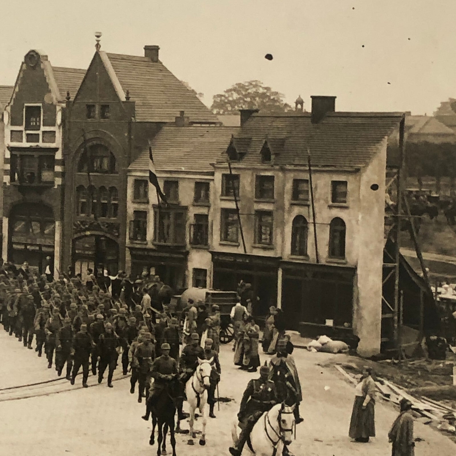 Press Photo Photograph I Was a Spy Movie Film Set 1933 Cars People Buildings