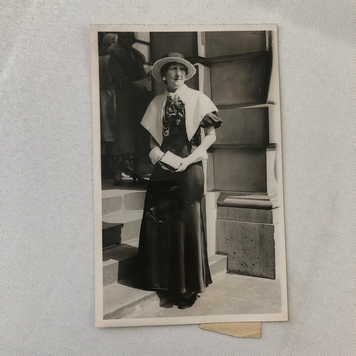 Press Photo Photograph Opening of Royal Acadmy Woman Fashion Dress 1933
