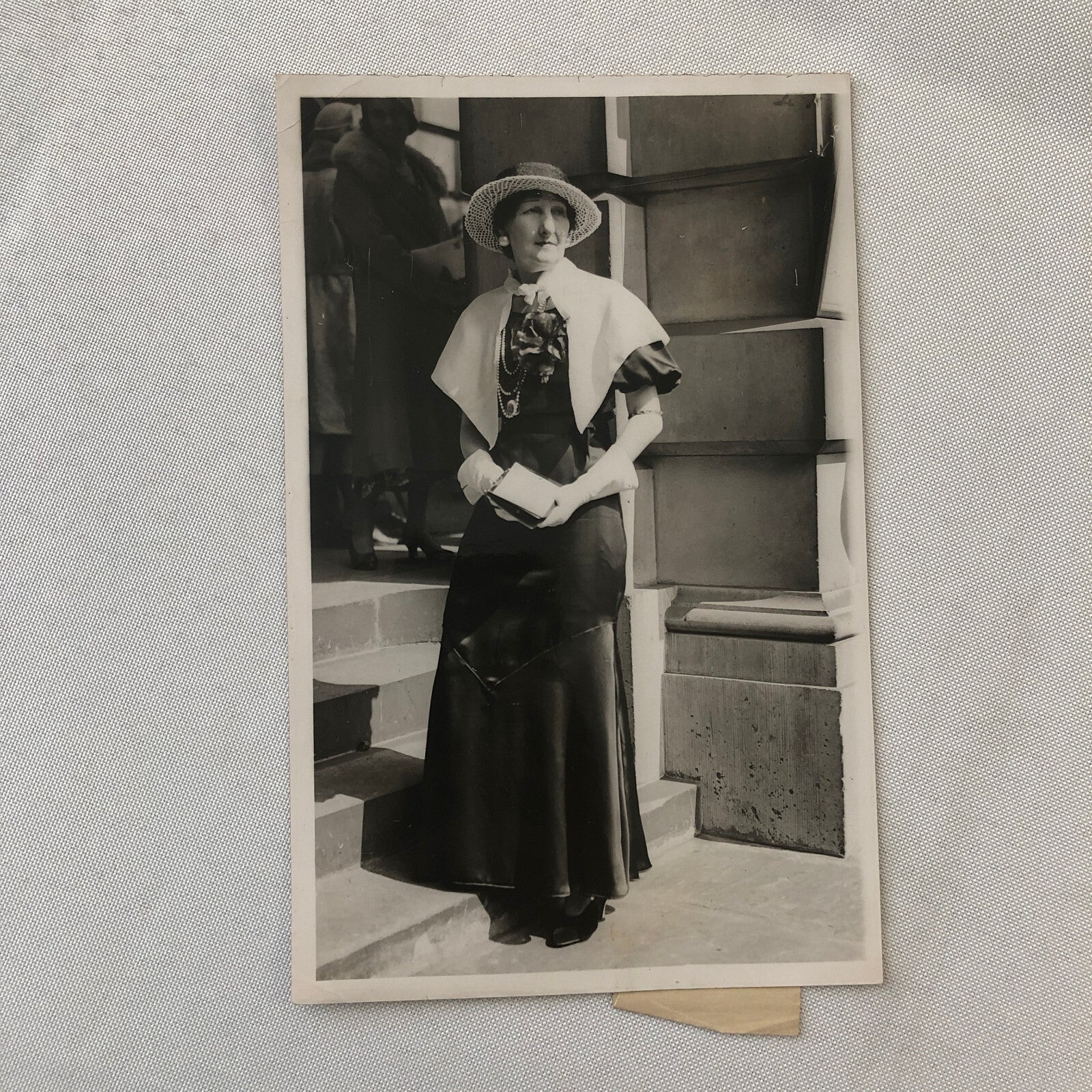 Press Photo Photograph Opening of Royal Acadmy Woman Fashion Dress 1933