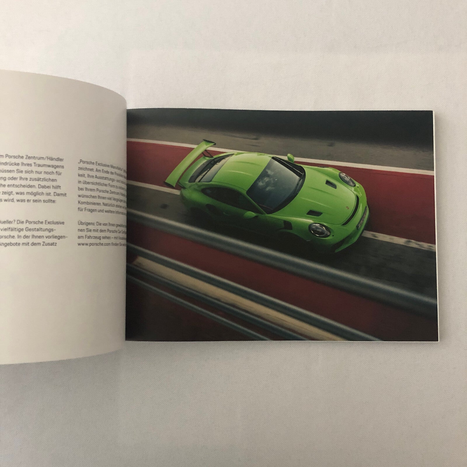 Porsche 911 GT3 RS Sales Brochure Catalog Book Porsche GT3RS GERMAN 2018