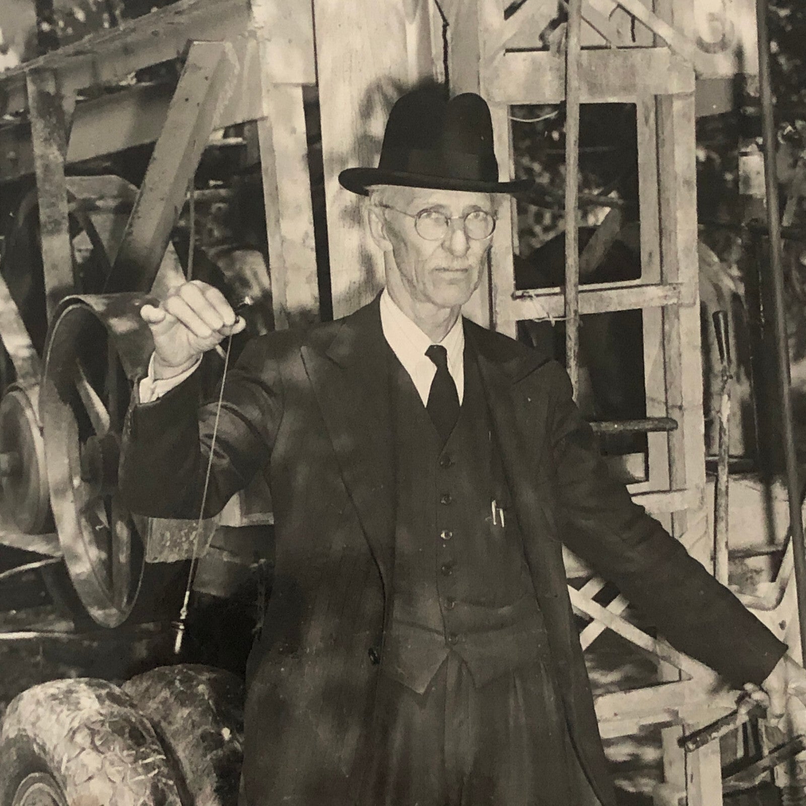 Vintage Press Photo Photograph Print Man Locating Oil using Baguette Toronto