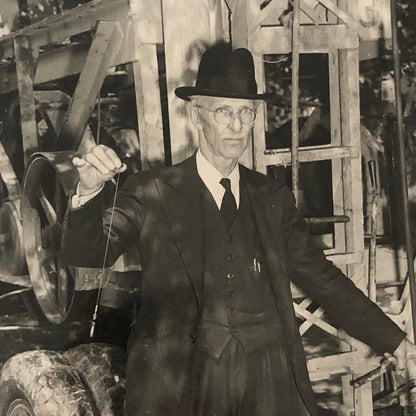 Vintage Press Photo Photograph Print Man Locating Oil using Baguette Toronto