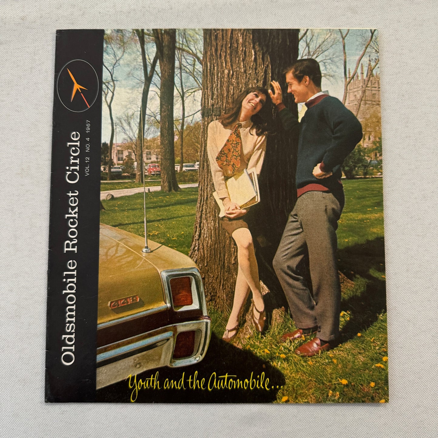 1967 Oldsmobile Rocket Circle Brochure Factory Magazine Delta 88 Youth Fashion +