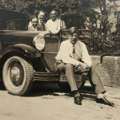 Vintage Photo Photograph Snapshot People Family with Car Automobile  + AL22SM2