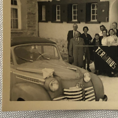 Vintage Photo Photograph Snapshot People Car Autombile Restaurant AL22SM2