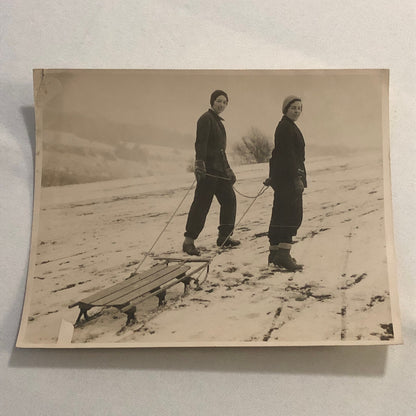 Press Photo Photograph Women with Sled Toboggan 1932 England UK Surrey