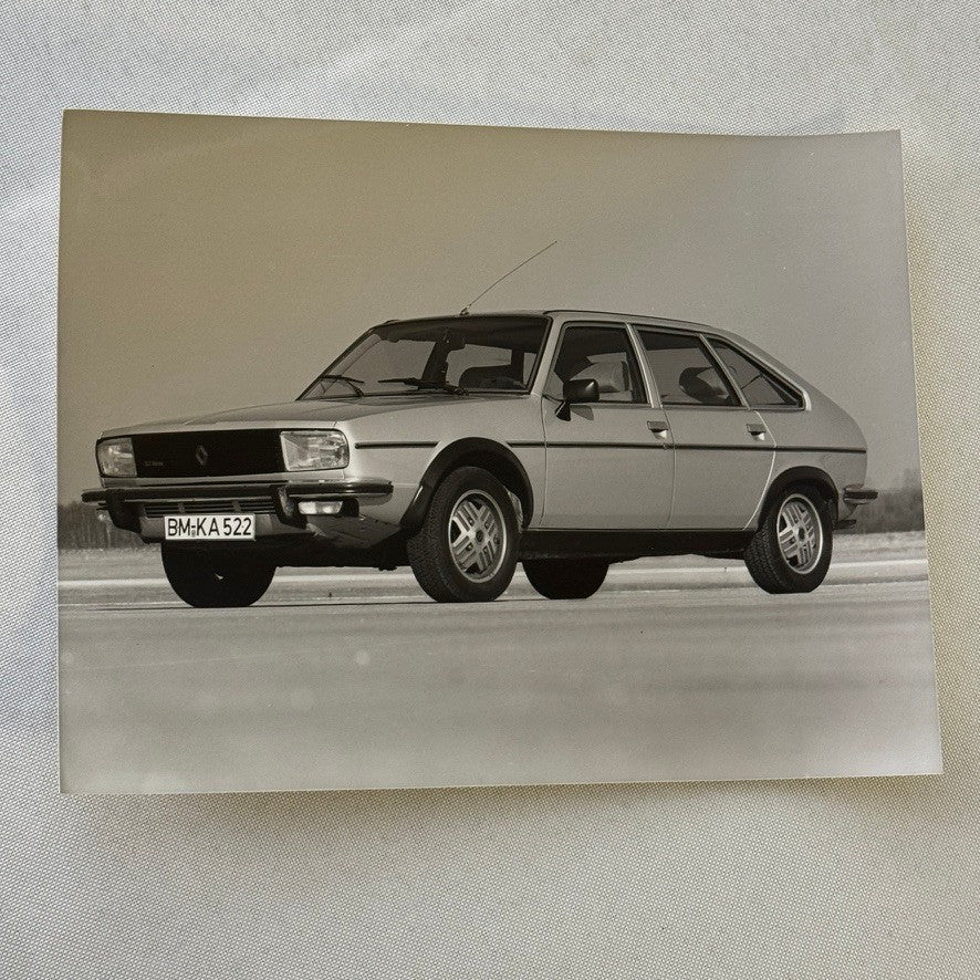 1982 Renault Press Kit Brochure Photos Renault 5 Turbo 9 14 Fuego 30 Alpine A310