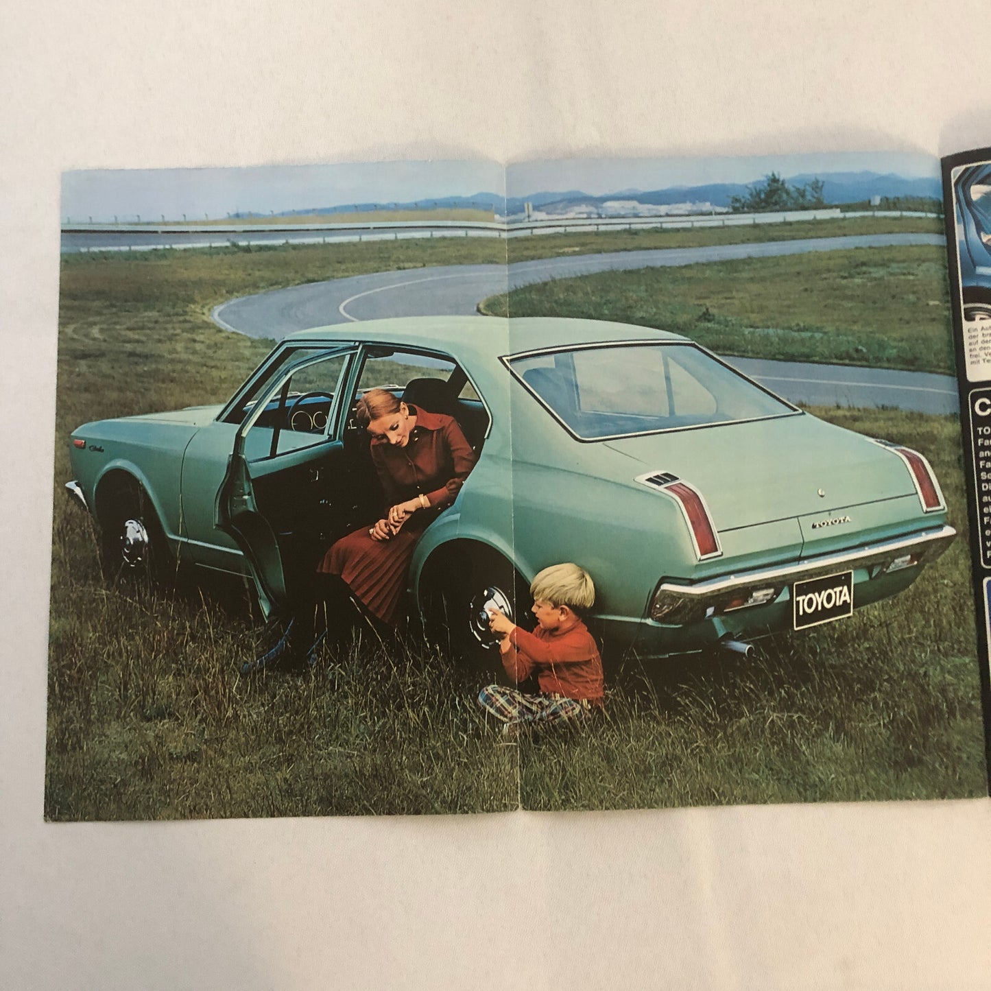 Toyota Carina 1600 Car Sales Brochure Catalog GERMAN Text European Market 1972