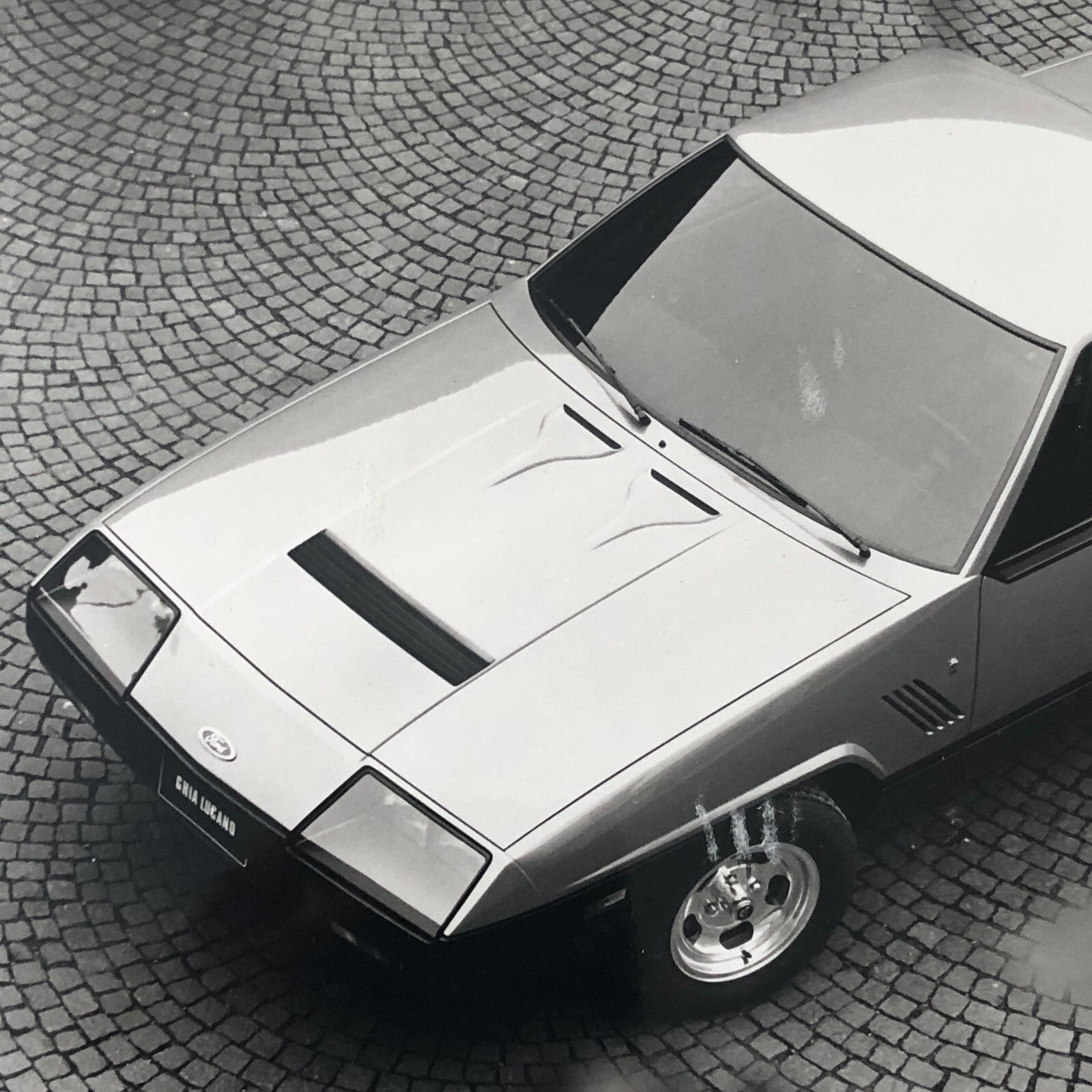 Ford Ghia Design Lucano Prototype Concept Car Press Photo Photograph