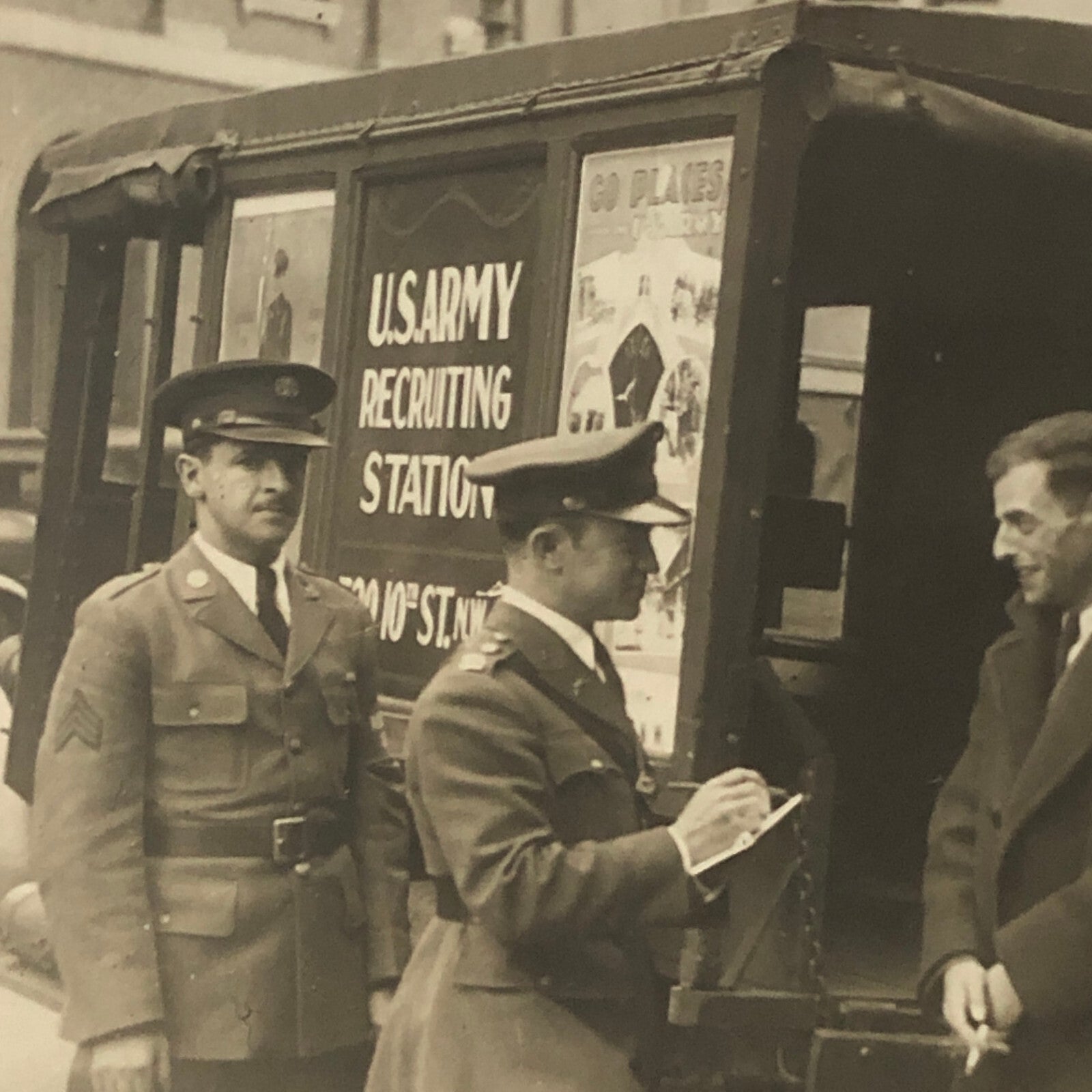 Military Photo Photograph Army Recruiting Truck 1933 Underwood & Underwood Photo