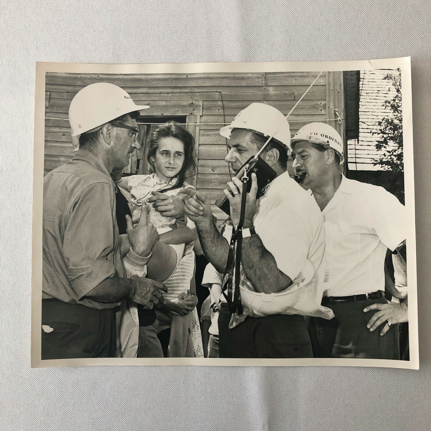 Vintage Press Photo Photograph - Rescue Workers Carrying Children Disaster 