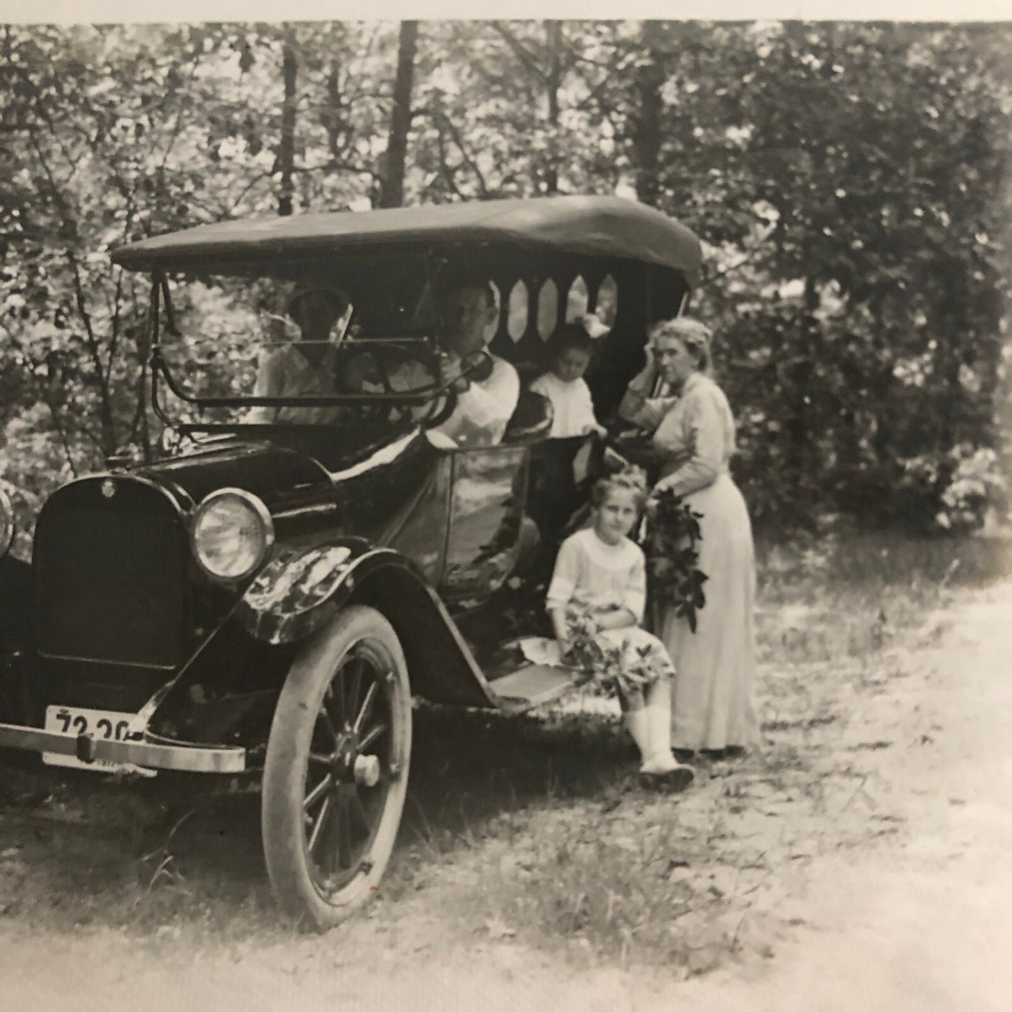 Antique Glass Plate Lantern Slide Photo Car Automobile People