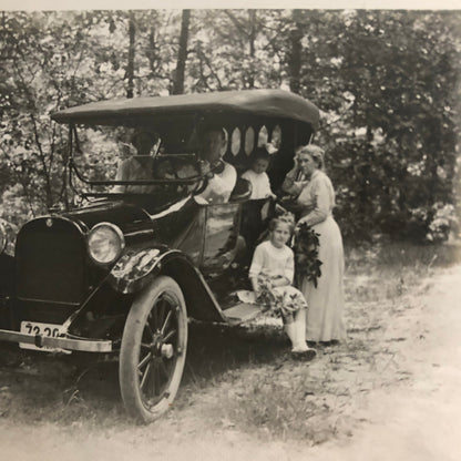 Antique Glass Plate Lantern Slide Photo Car Automobile People