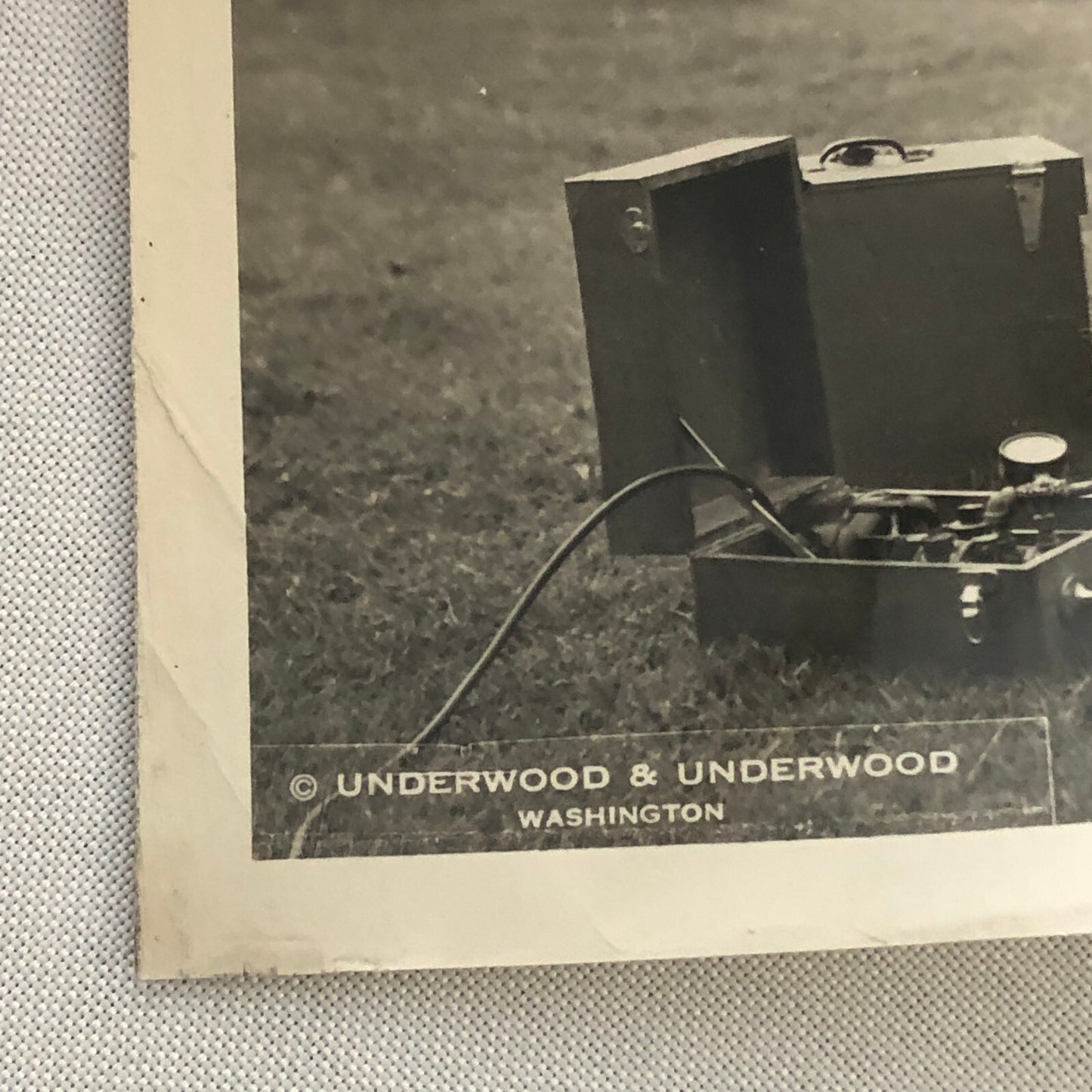 Press Photo Photograph Man Outside US Capitol Building Science Experiment Device