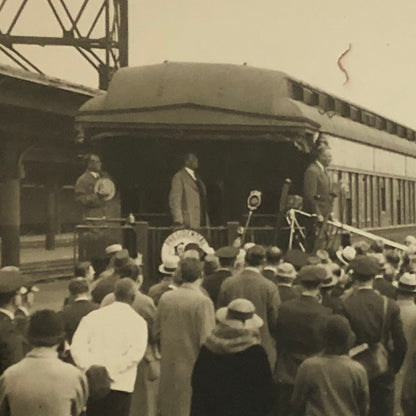 Press Photo Photograph President Franklin Roosevelt Speech from Train Crowd