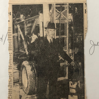 Vintage Press Photo Photograph Print Man Locating Oil using Baguette Toronto