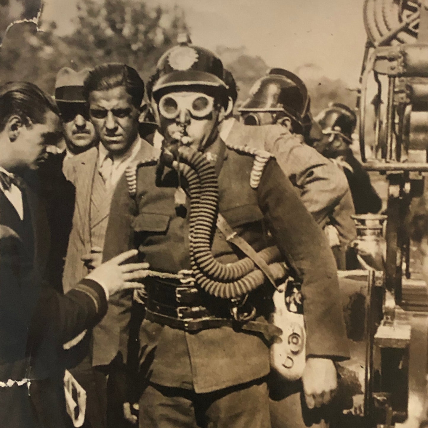 Press Photo Photograph Vintage Firefighting Firefighter Fire Fighter Underwood
