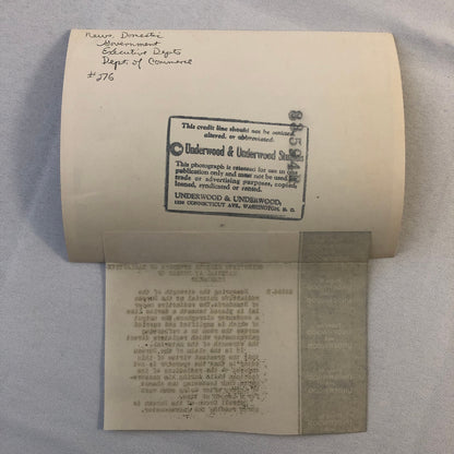 Press Photograph Photo Measuring Radioactive Material Bureau of Standards