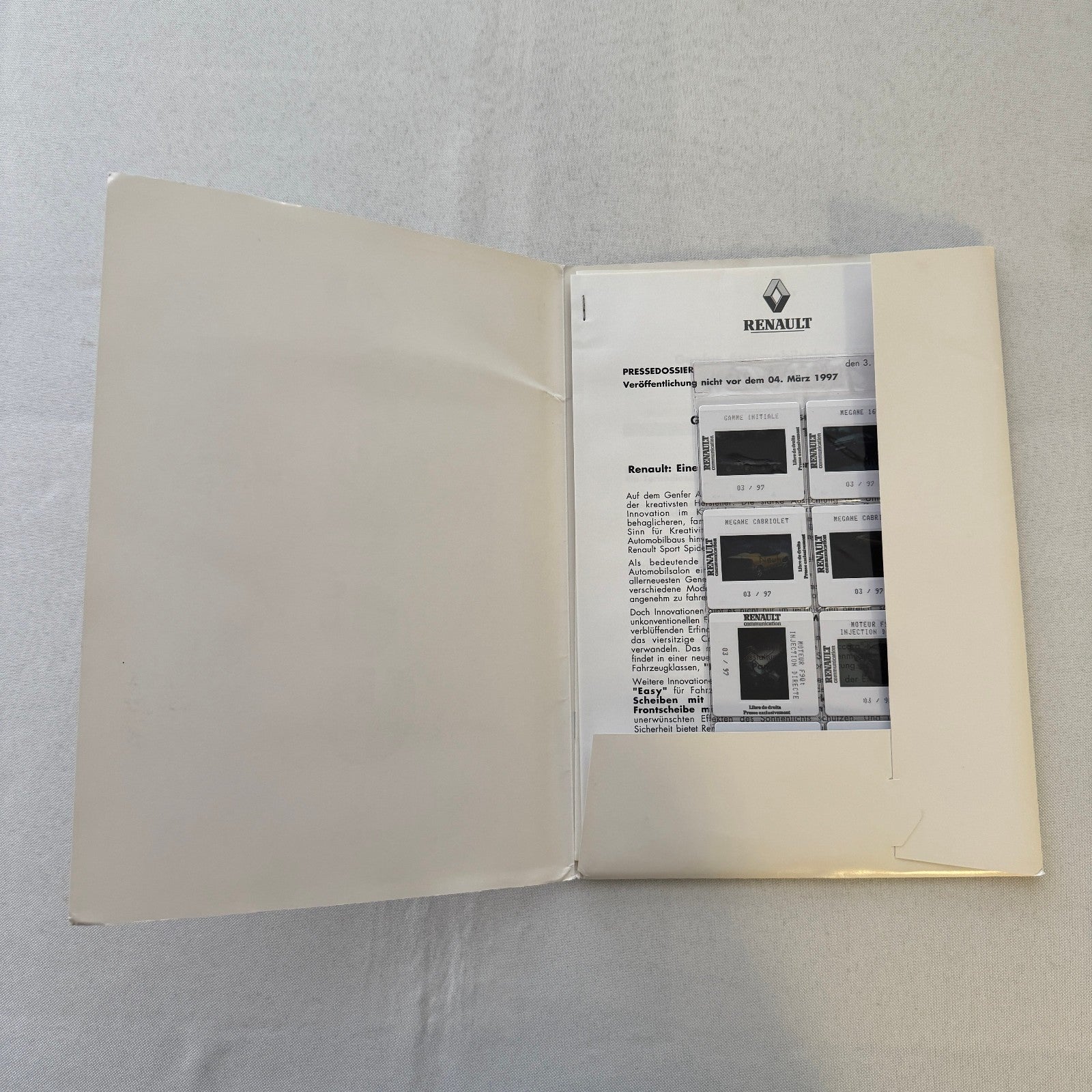 1997 Renault Geneva Auto Show Press Kit Clio Twingo Megane Spider GERMAN