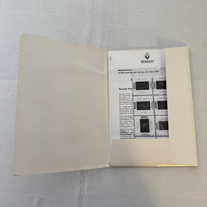 1997 Renault Geneva Auto Show Press Kit Clio Twingo Megane Spider GERMAN