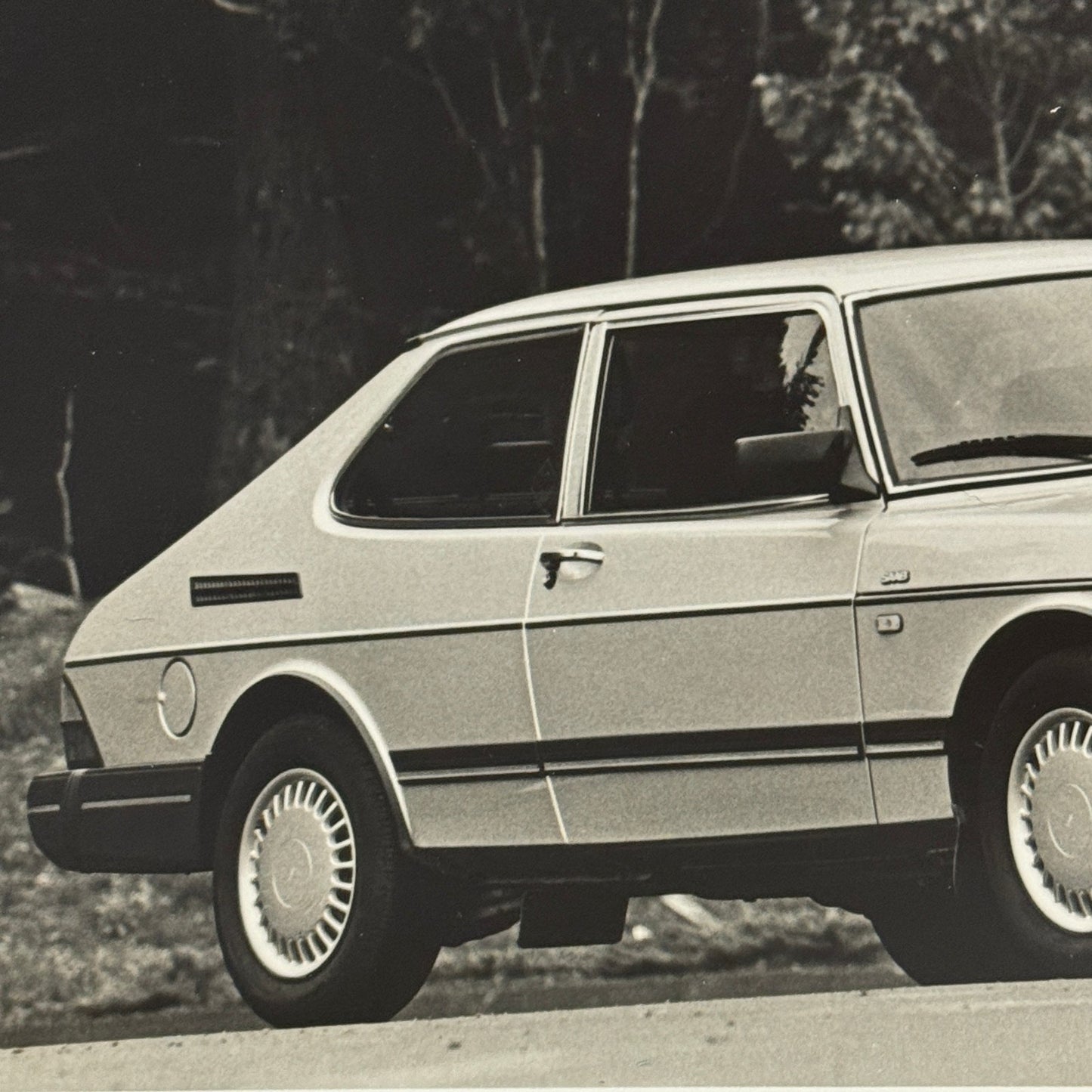 1990 Saab 900 Car Automobile Factory Press Photo Photograph Print
