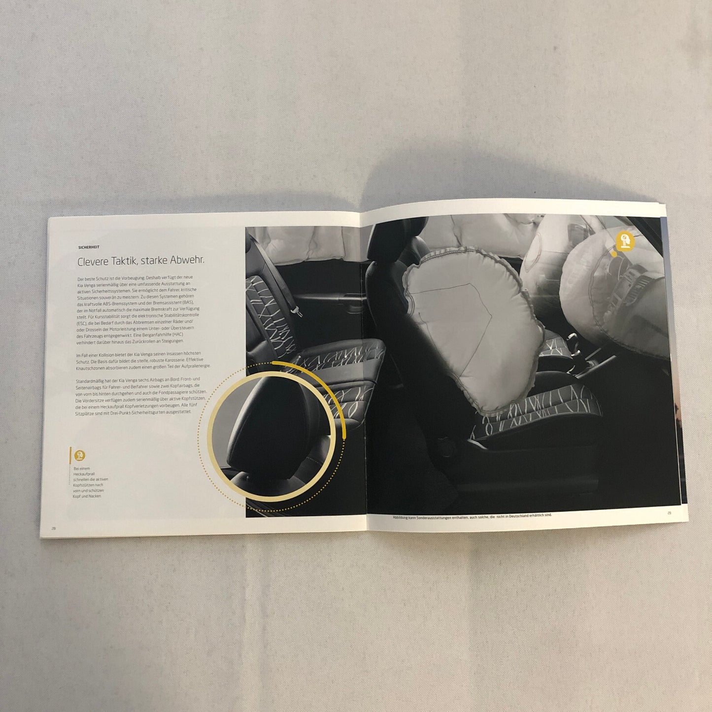 2011 Kia Venga Car Sales Brochure Catalog with Price List GERMAN Market