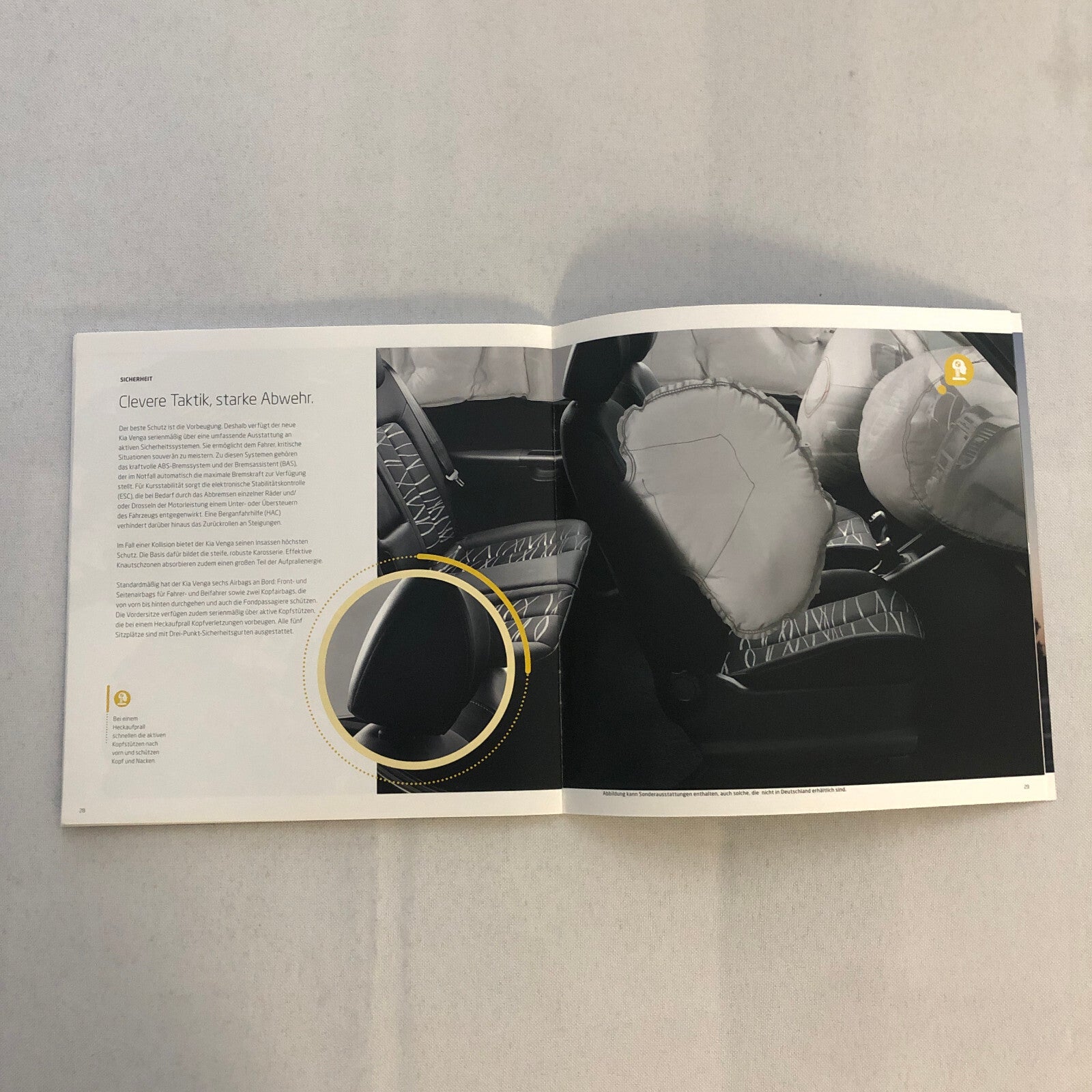 2011 Kia Venga Car Sales Brochure Catalog with Price List GERMAN Market