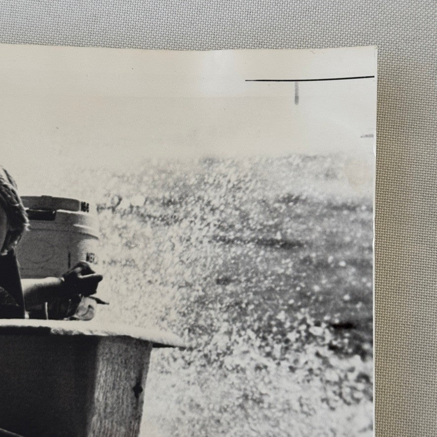 Vintage Press Photo Motor Boat Racing Bathtub Photograph Print 1976