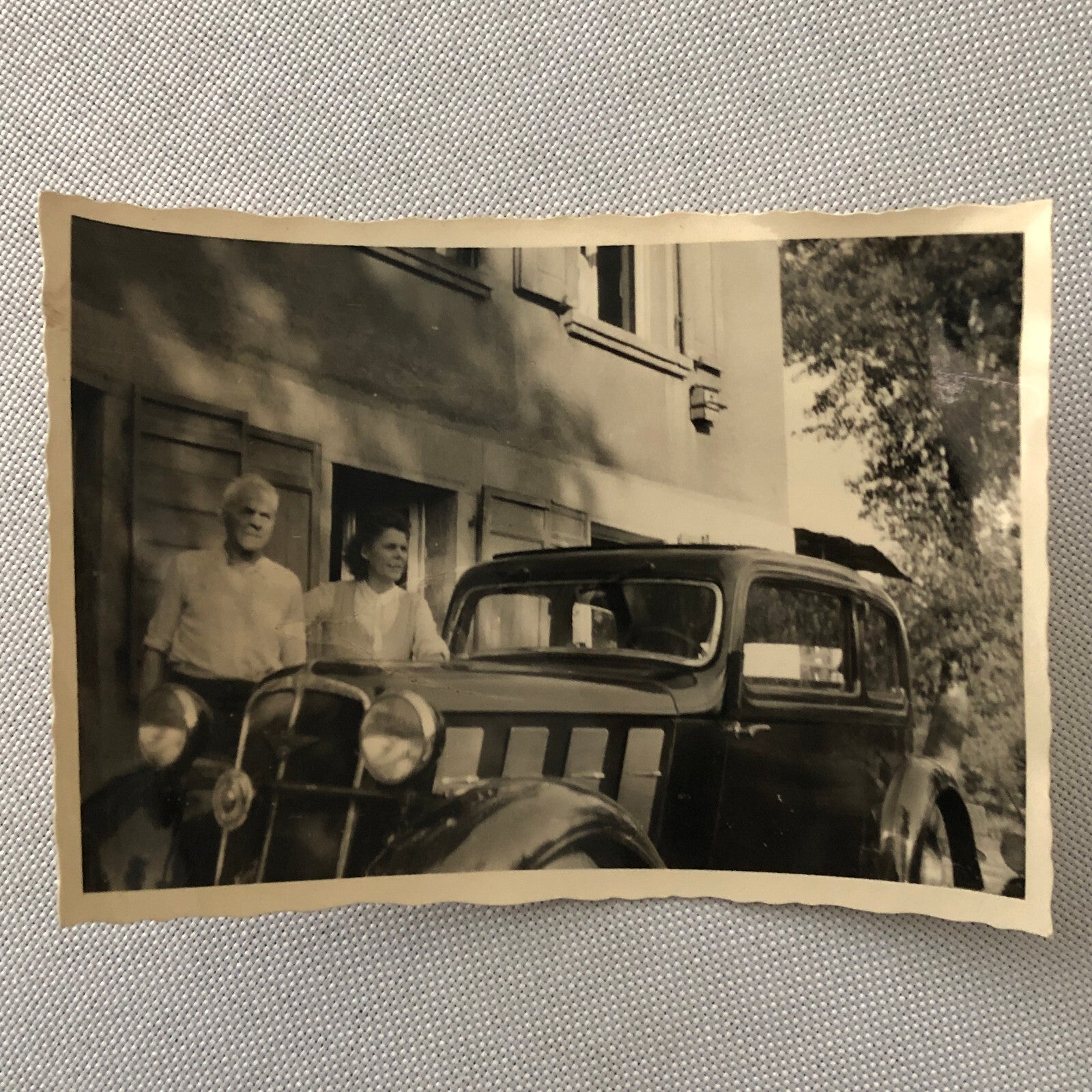 Vintage Photo Photograph Snapshot Car Automobile People AL22SM2