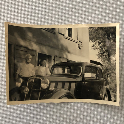 Vintage Photo Photograph Snapshot Car Automobile People AL22SM2