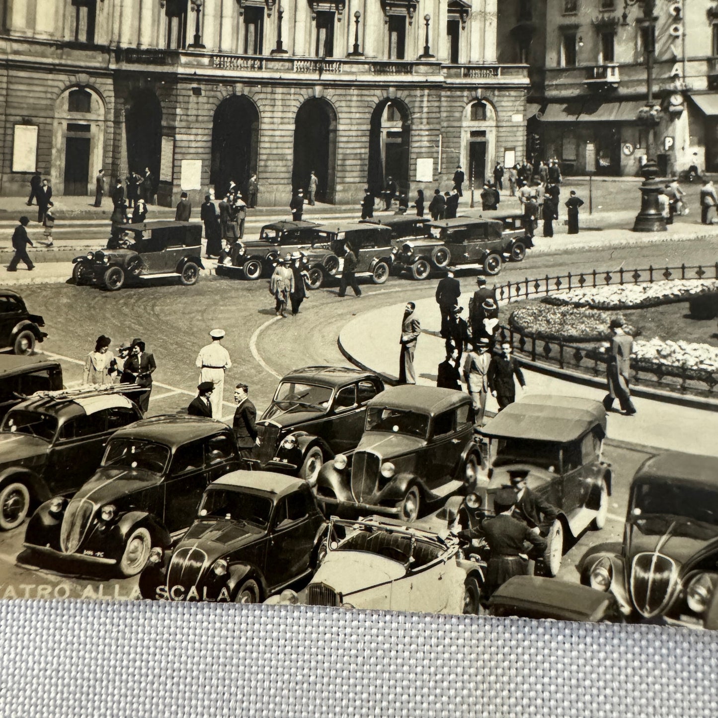 Vintage Italian Postcard Post Card Piazza E Teatro Alla Scala Cars Automobile