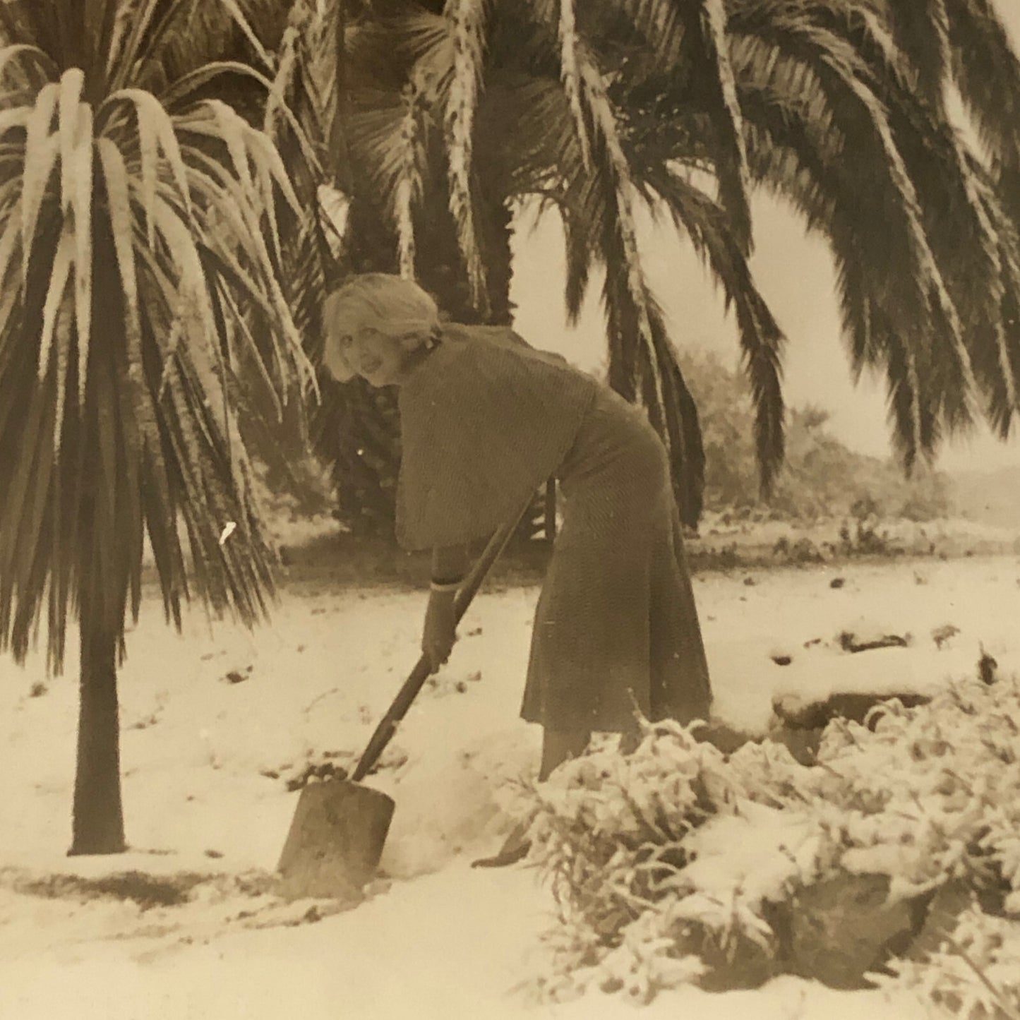 Press Photo Photograph Film Star Actress Lucille Lee Stewart Shovelling Snow