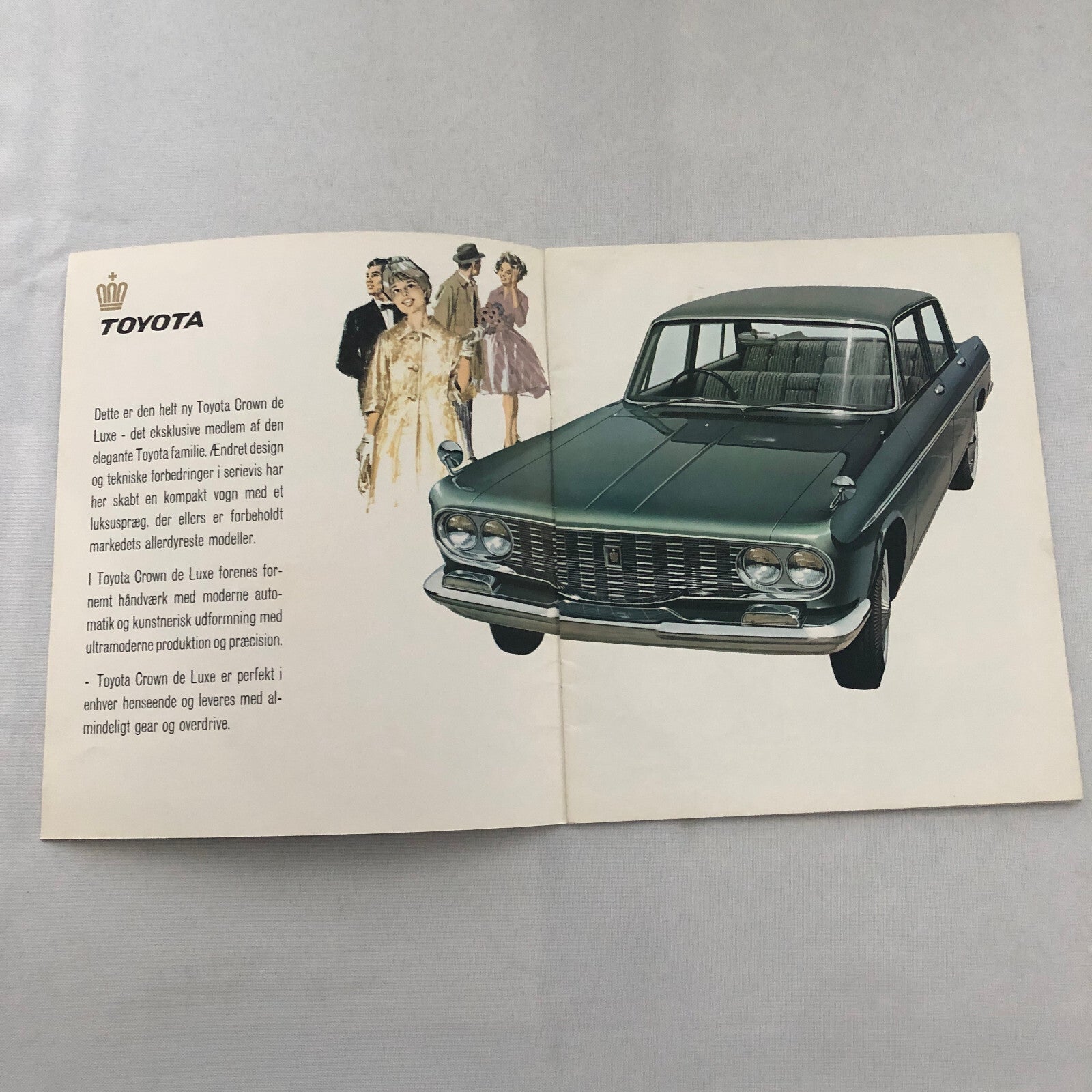 Vintage Toyota Crown Deluxe Car Sales Brochure Catalog DANISH TEXT