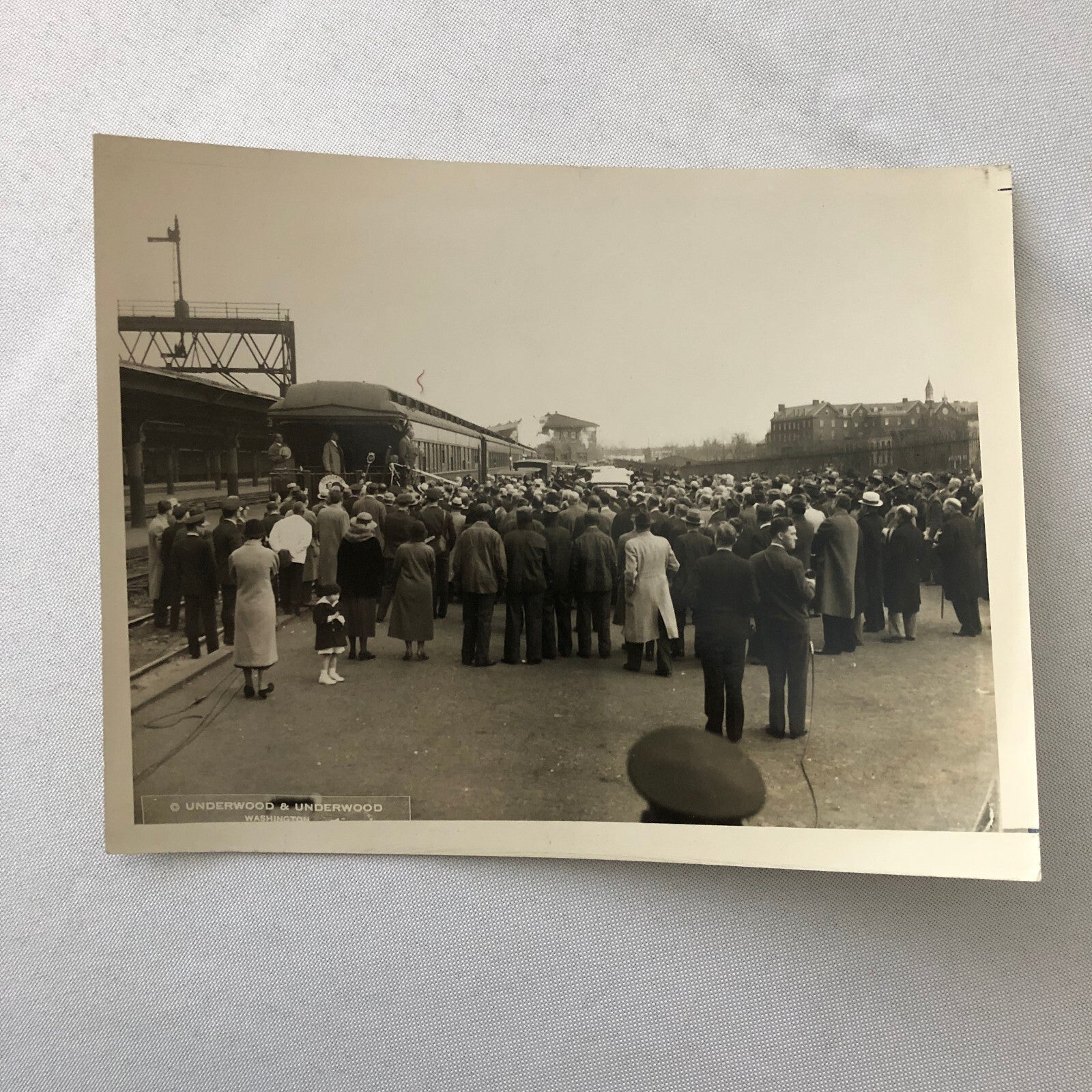 Press Photo Photograph President Franklin Roosevelt Speech from Train Crowd