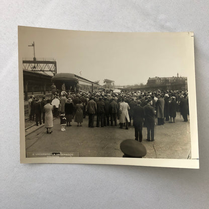 Press Photo Photograph President Franklin Roosevelt Speech from Train Crowd