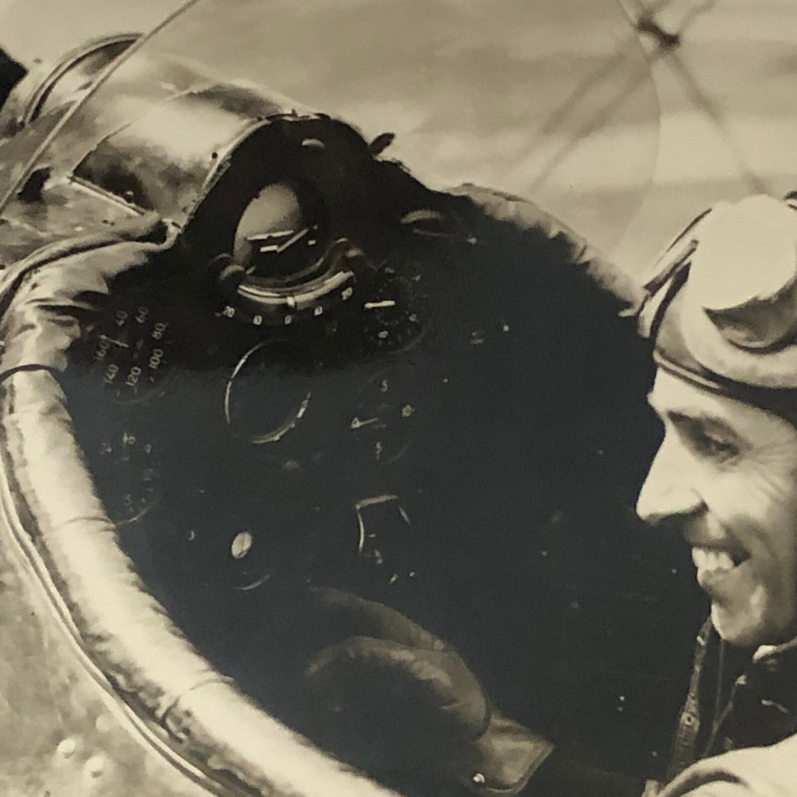 Press Photo Photograph Early Avaitor in Plane Cockpit Plane Aircraft Underwood