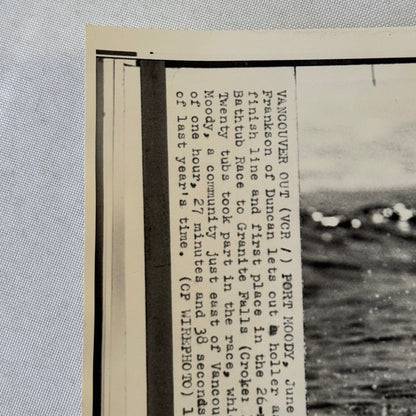 Vintage Press Photo Motor Boat Racing Bathtub Photograph Print 1976