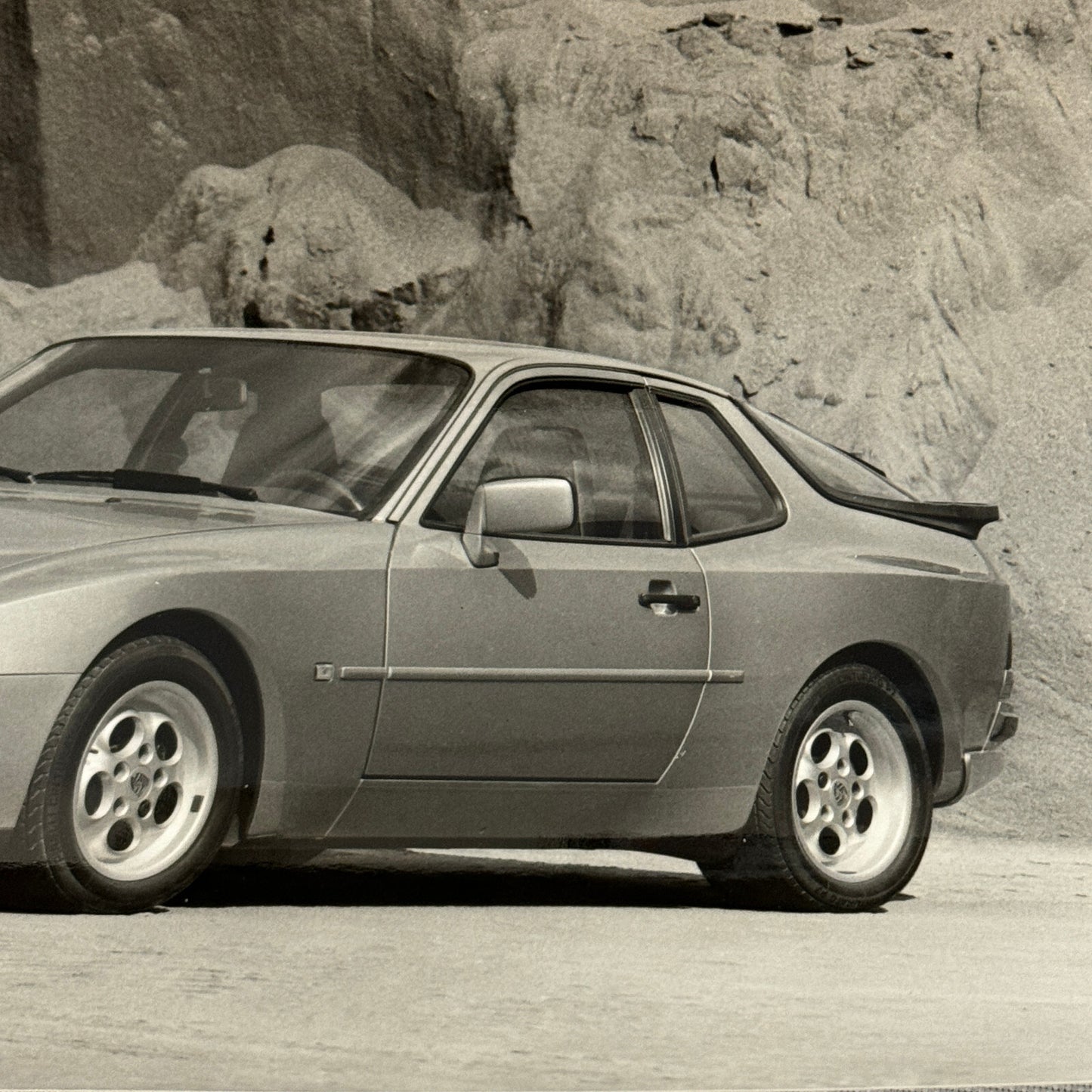 Porsche 944 Turbo Car Factory Press Photo Photograph Werkfoto German