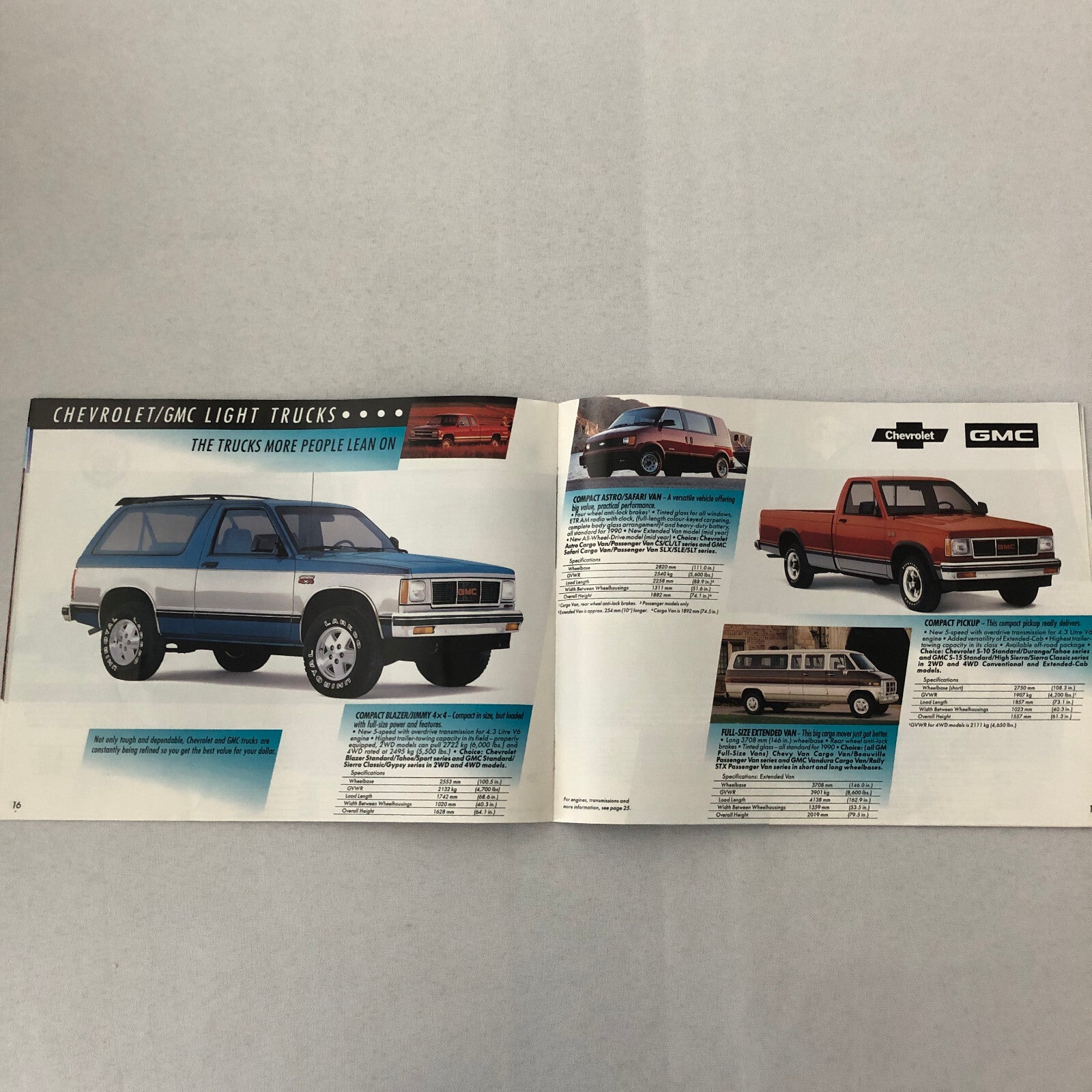 1990 General Motors GM Sales Brochure Catalog Pontiac Chevrolet GMC Cadillac +