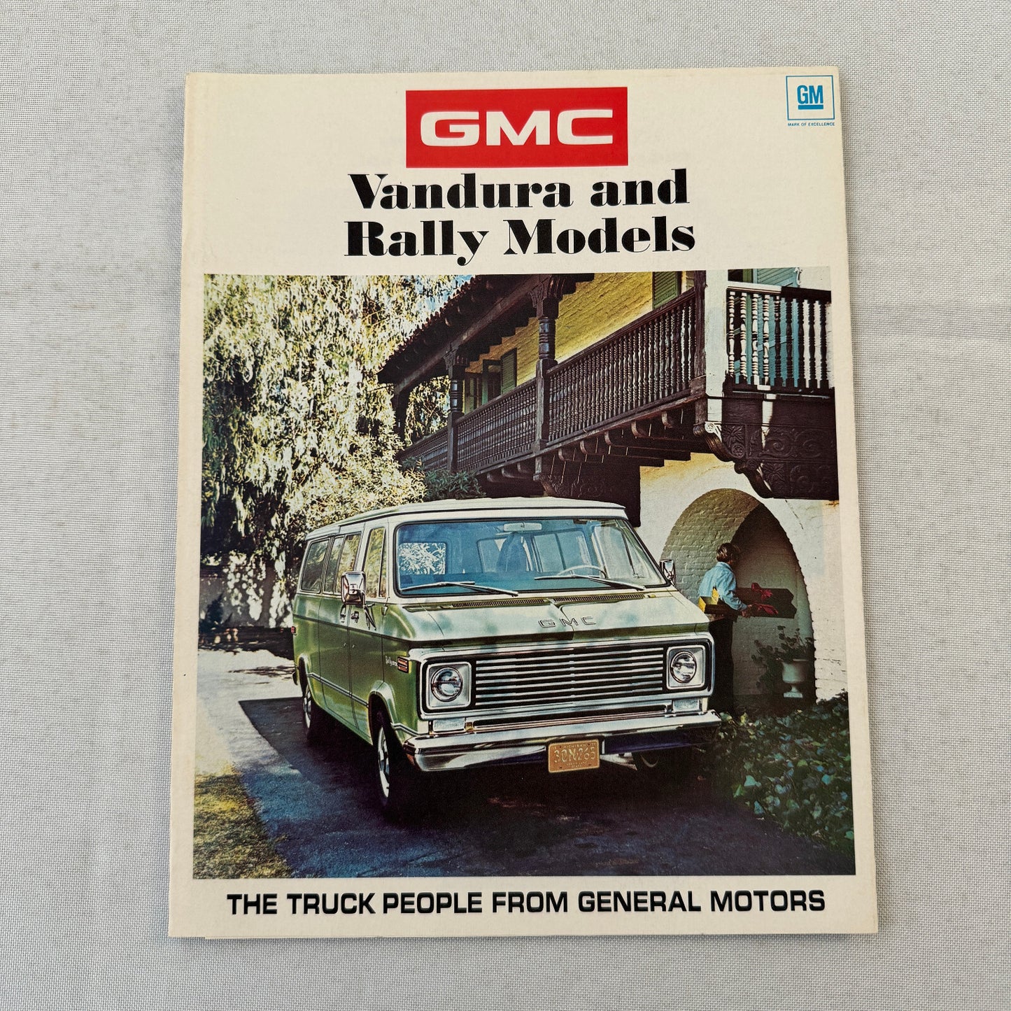 GMC Rally and Vandura Van Sales Brochure Catalog Advertising