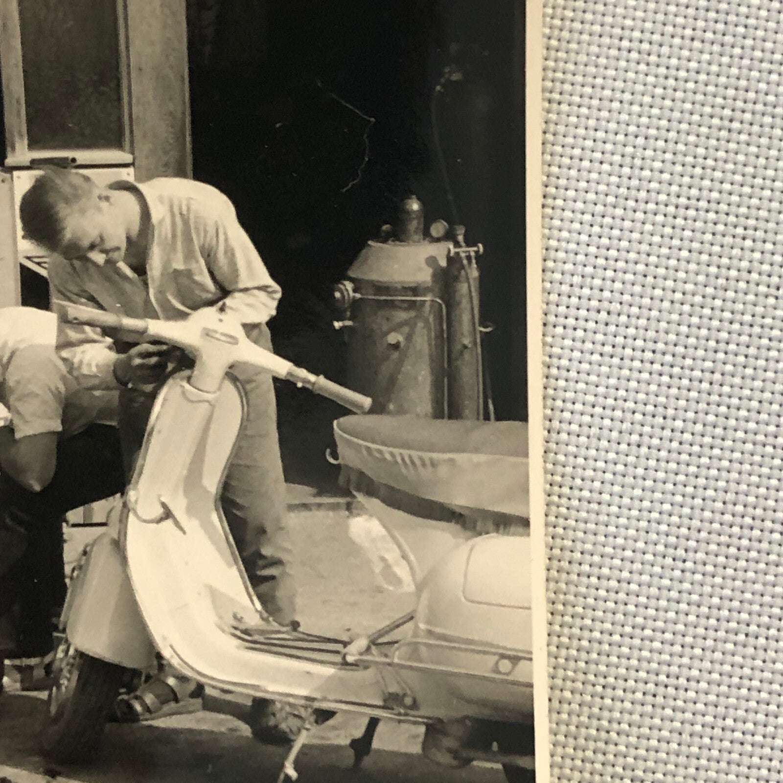 Vintage Photo Photograph Scooter VW Volkswagen Beetle Mechanics  - Tag AL22SM2