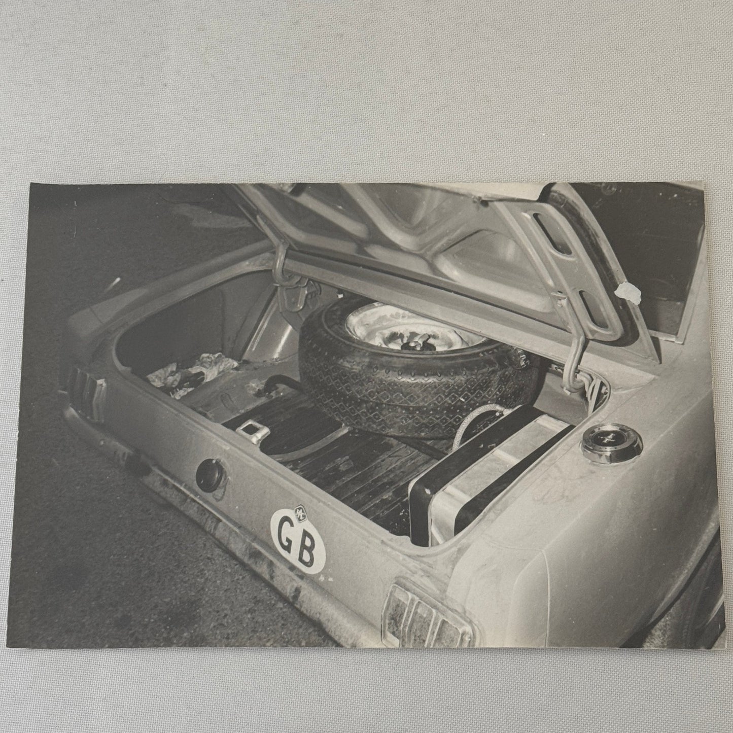 Vintage Ford Mustang Photo Car Bernard Cahier Racing Tour de France