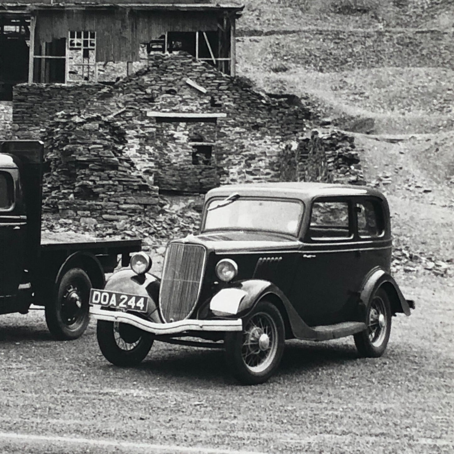 Vintage Ford of Britain Car and Truck Press Photo Photograph Print 