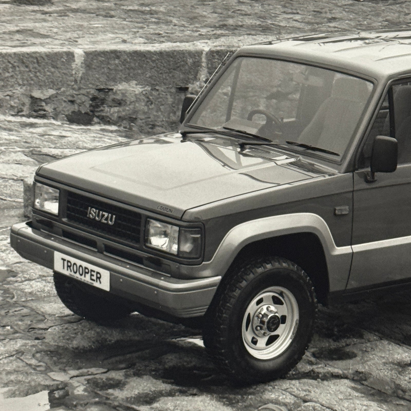 Isuzu Trooper Citation SWB Factory Press Photo Photograph Vintage 1989